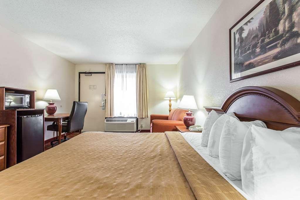 Quality Inn Greenville Near University Номер фото