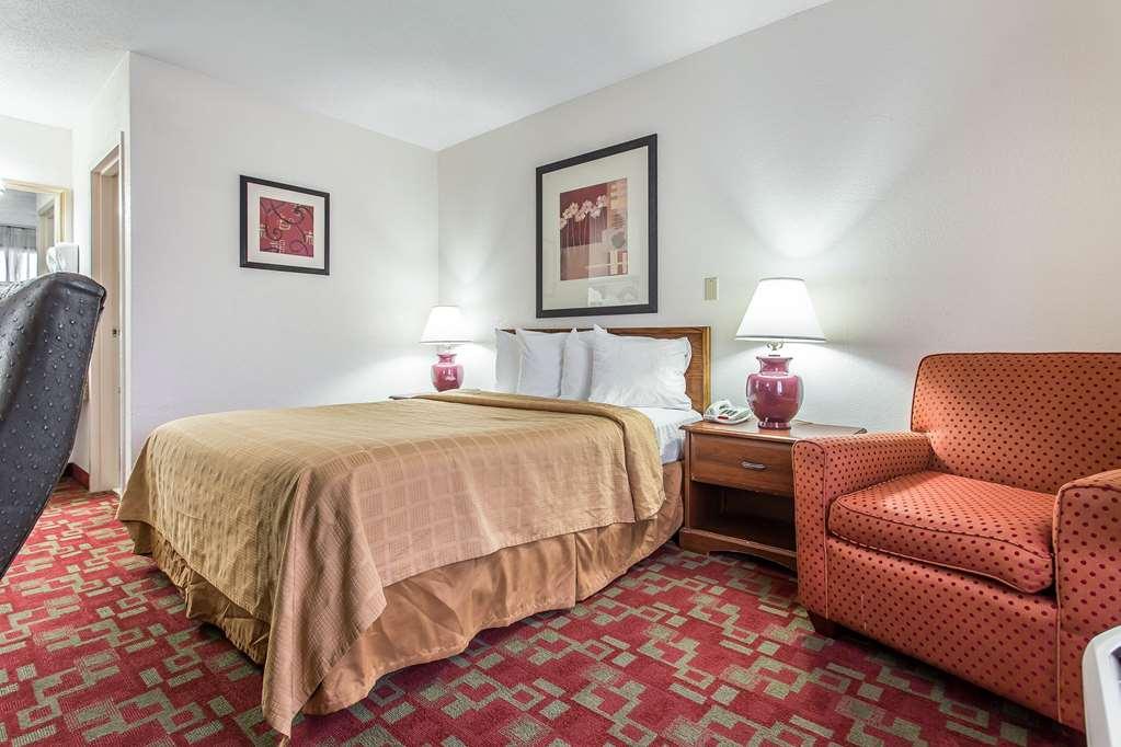 Quality Inn Greenville Near University Номер фото