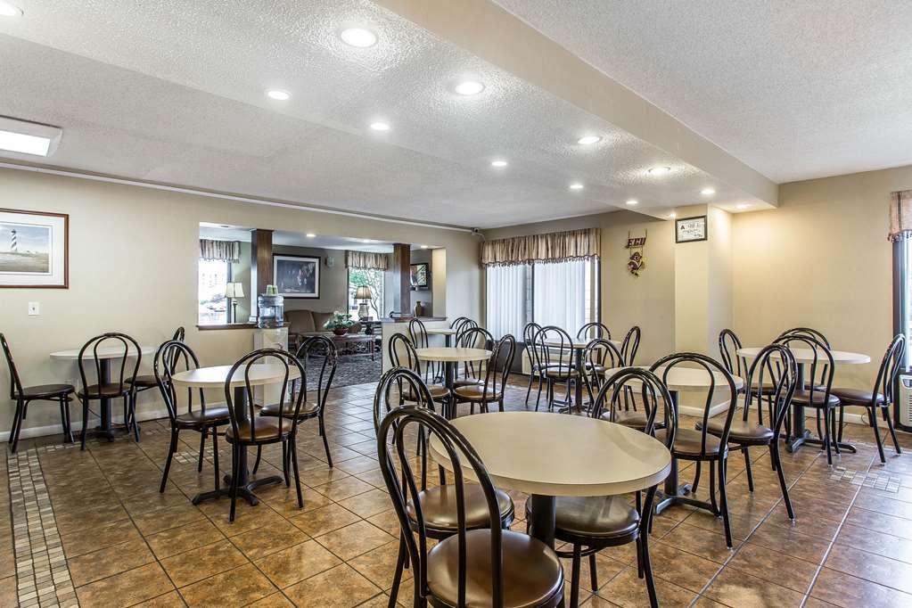 Quality Inn Greenville Near University Ресторан фото
