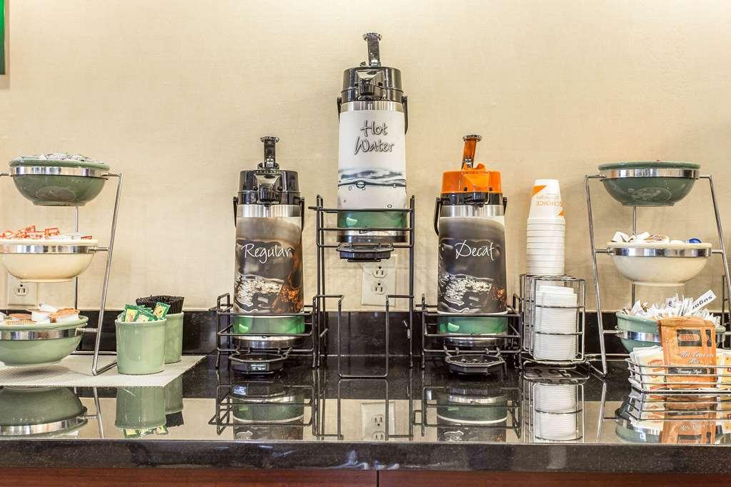 Quality Inn Greenville Near University Ресторан фото