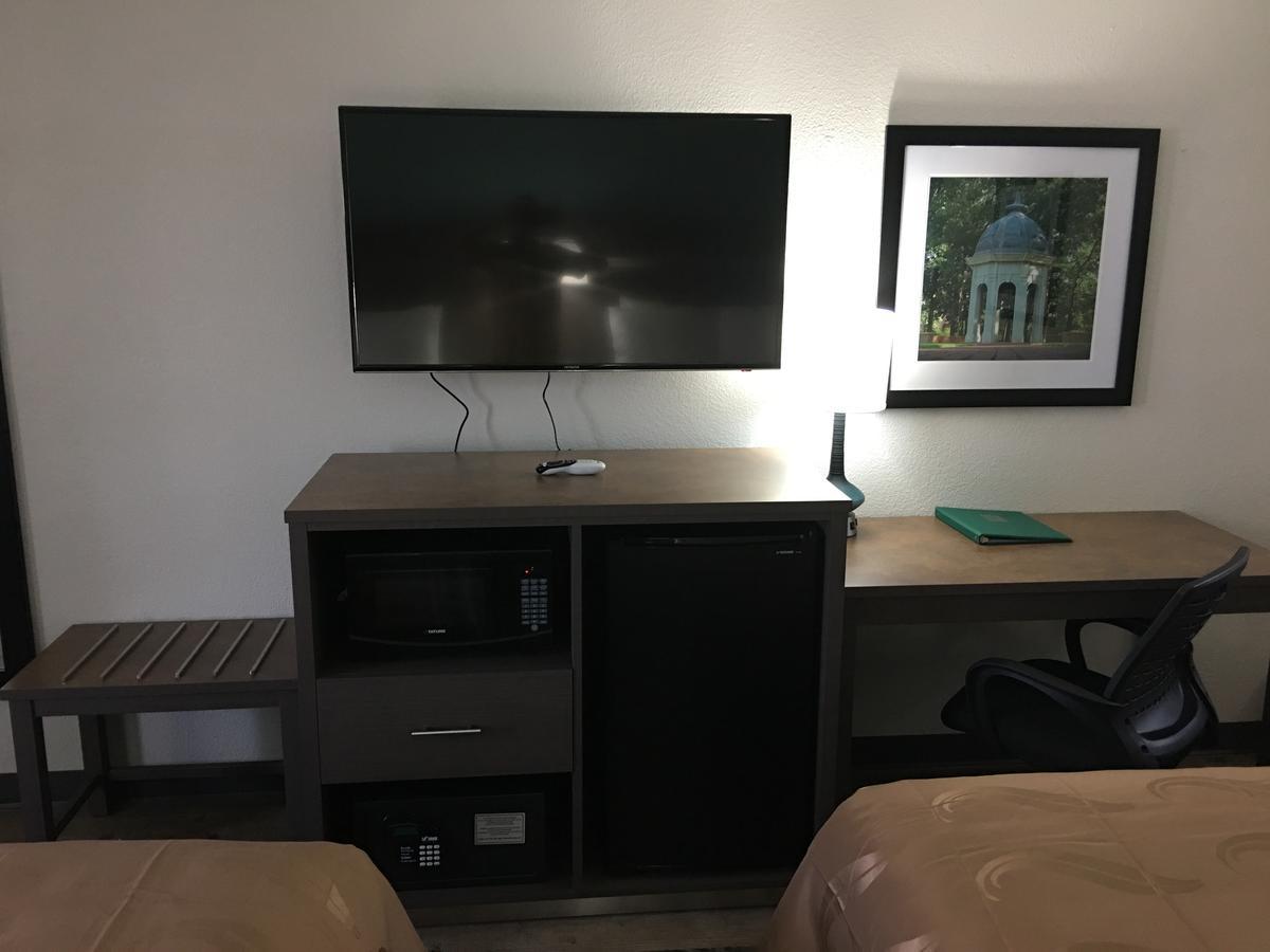 Quality Inn Greenville Near University Экстерьер фото