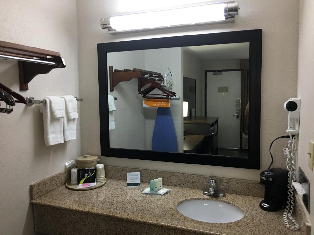 Quality Inn Greenville Near University Экстерьер фото